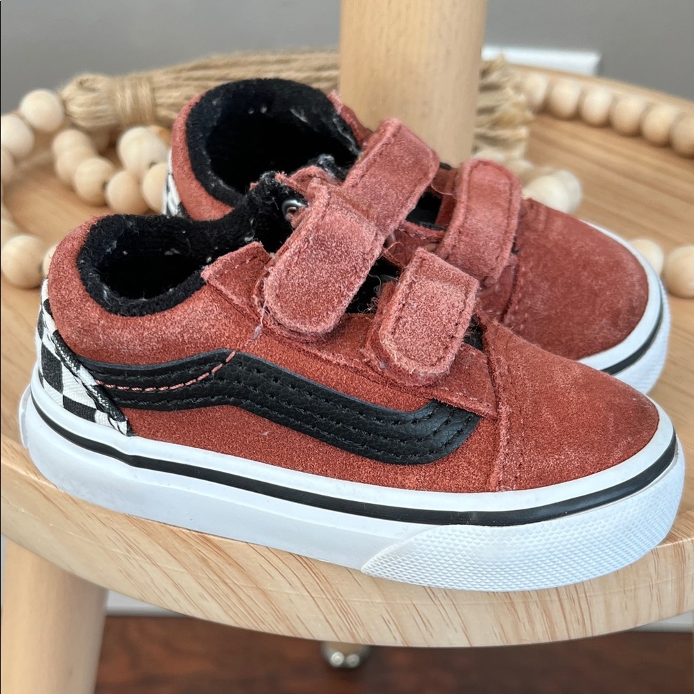 Vans Toddler Kids Velcro Sneakers in Red and Black Size 4.5